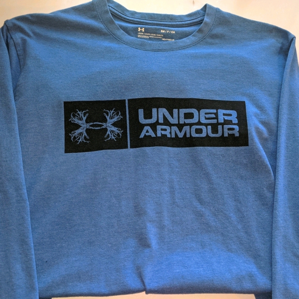 NWOT Men's Under Armour Shirt